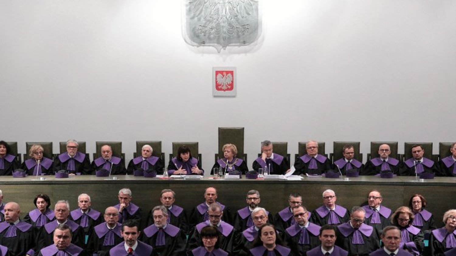 Zamieszanie w polskim sądownictwie nie jest tylko sprawą polityczną. Ma wpływ na gospodarkę, a nawet na nasze płace.