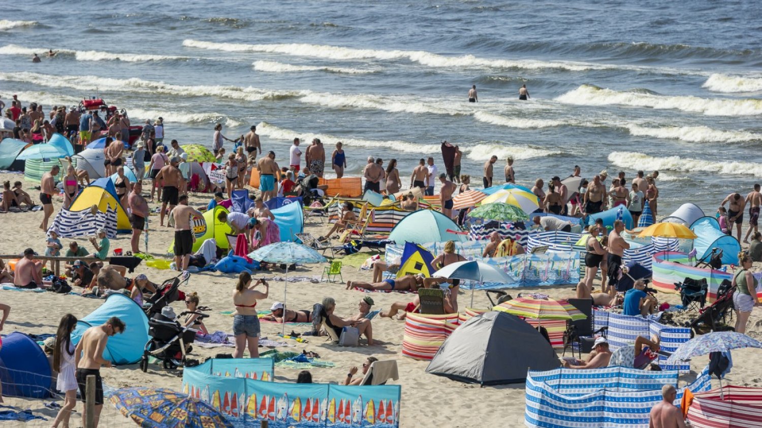 Na plażę z własnym prowiantem. Inflacja zmienia nasze przyzwyczajenia.