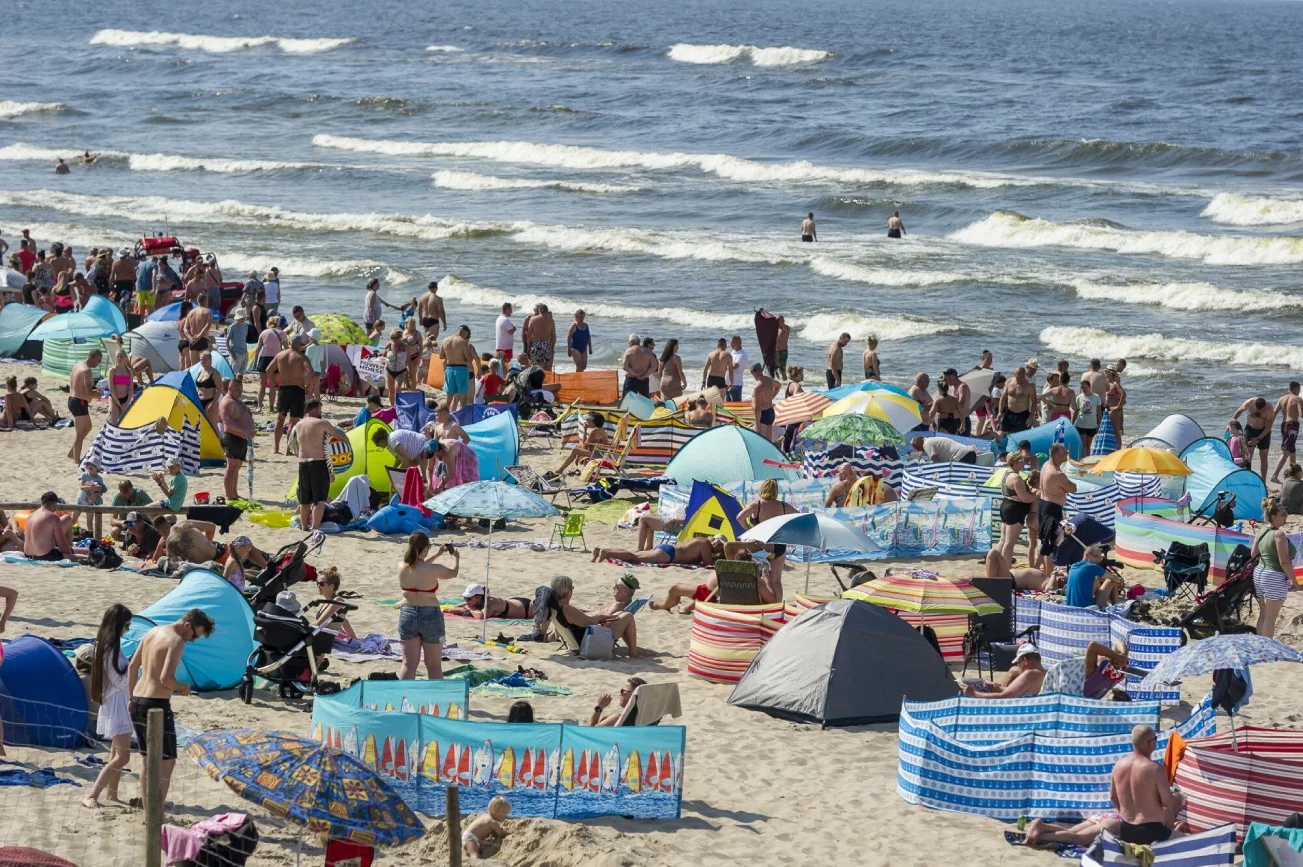 Na plażę z własnym prowiantem. Inflacja zmienia nasze przyzwyczajenia.