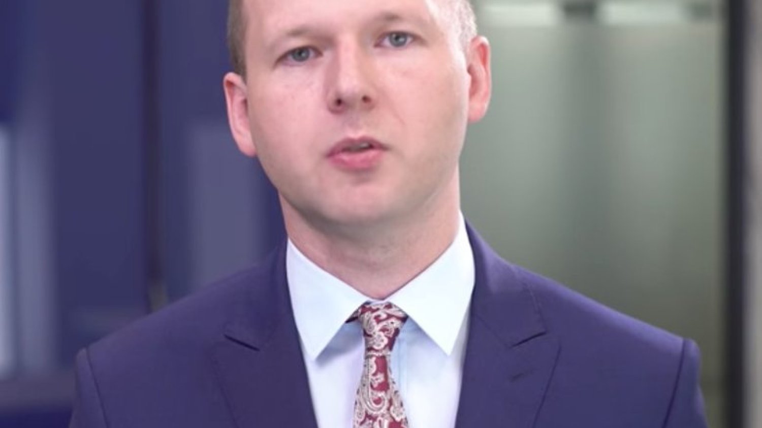 Marek Chrzanowski złożył rezygnację z funkcji przewodniczącego KNF. Jednak do końca roku przysługuje mu miesięczna pensja w wysokości 33 tys. zł brutto.