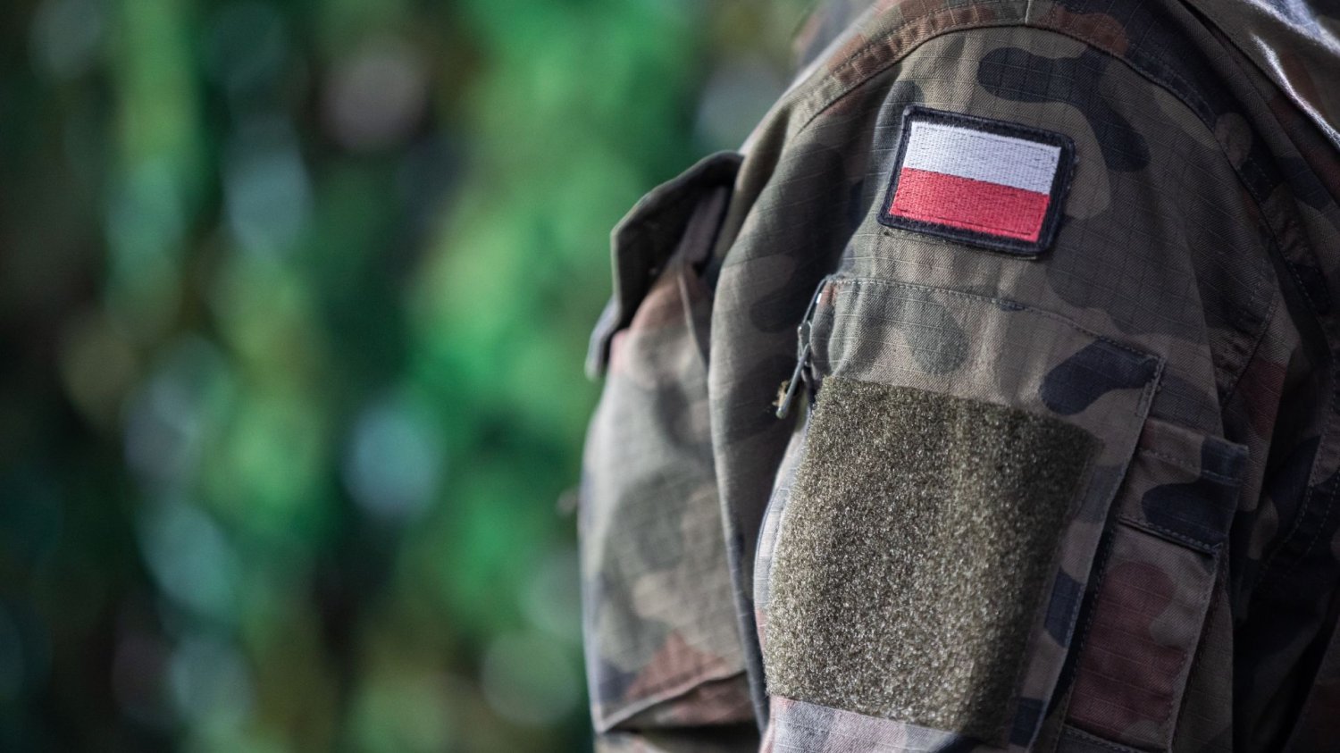 Chińskie auta w Polsce budzą niepokój wojska. Ostrzegają przed szpiegostwem. Polski żołnierz.
