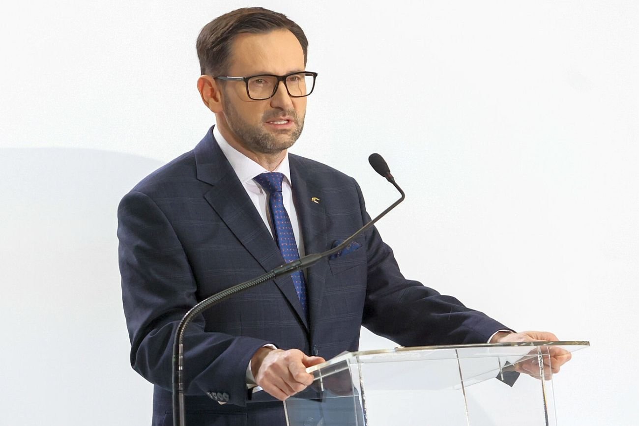 Ile zarabia Daniel Obajtek? Twierdzi, że niedużo - jak na prezesa Orlenu.