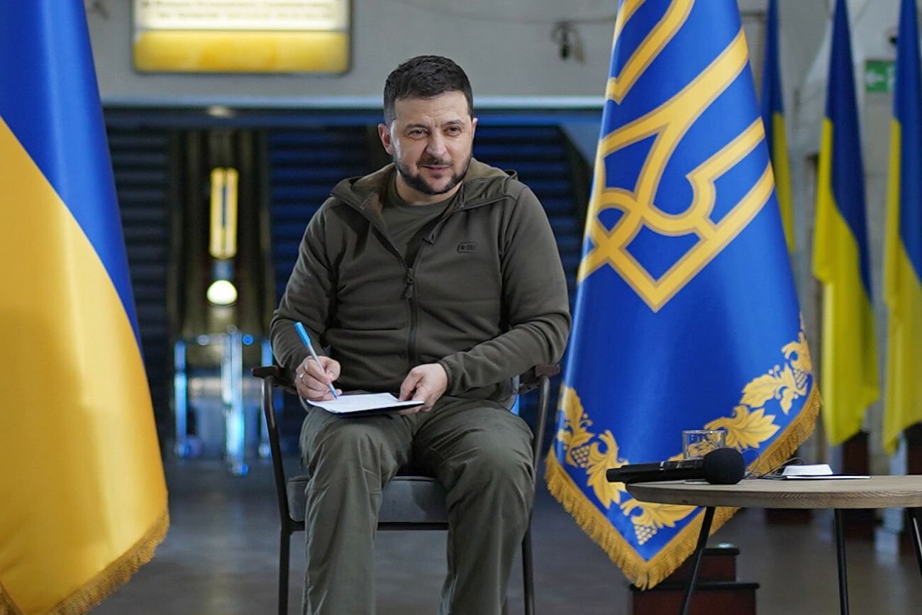 Prezydent Zełenski obiecał Polsce dostawę 100 tys. ton węgla na zimę. Mamy wystarczająco dużo, możemy się podzielić z przyjaciółmi - powiedział