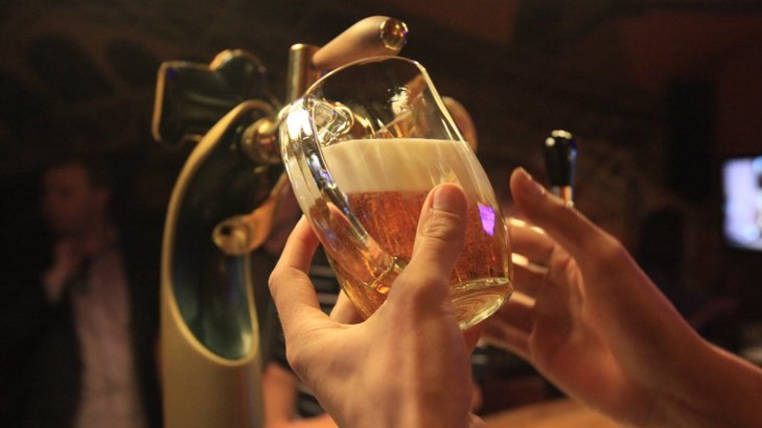 Blisko 40 tys. pubów w Wielkiej Brytanii ma średnio 15 beczek piwa w swojej piwnicy.