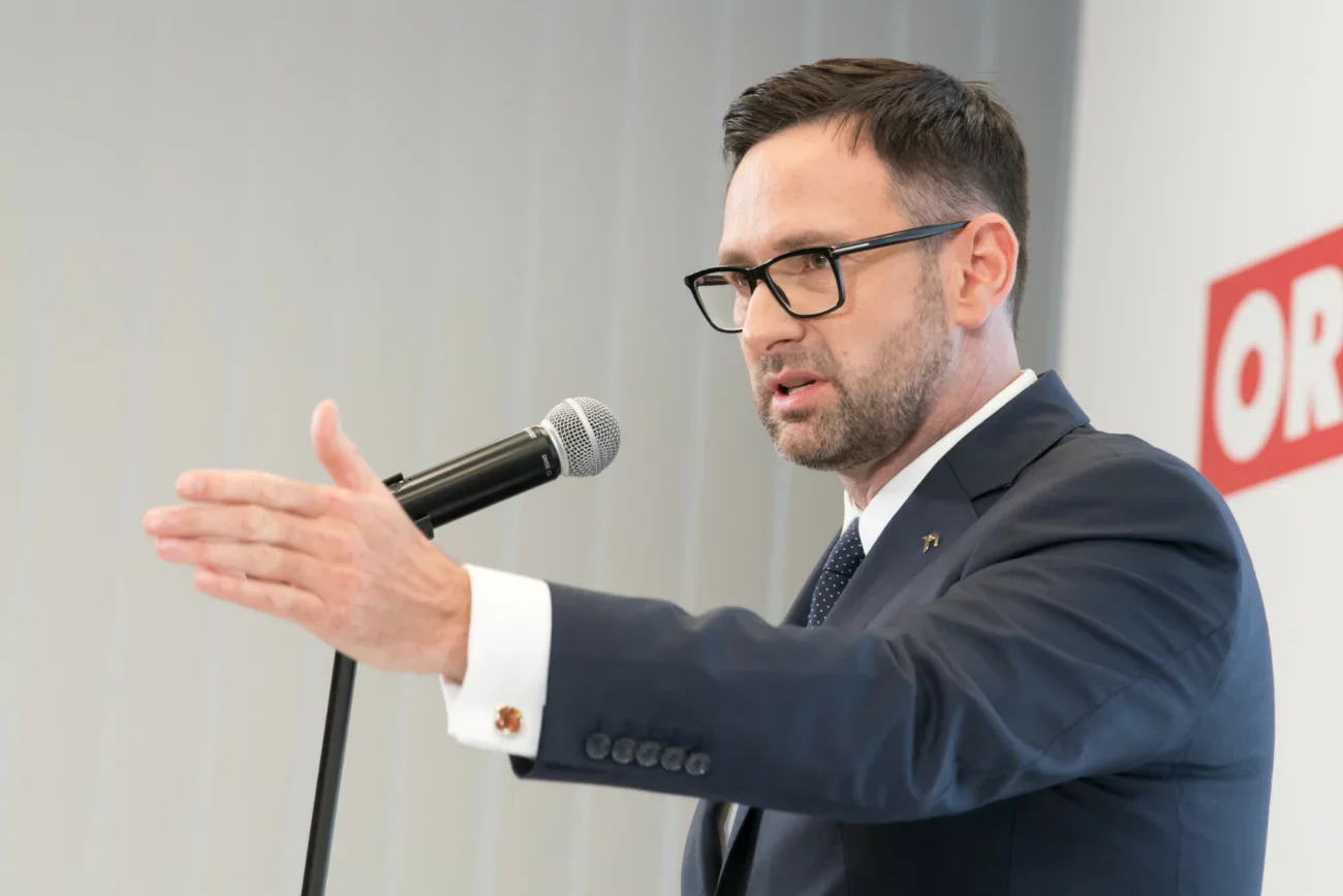 Ceny paliw w Polsce z wyłączeniem podatków są niemal najwyższe w Europie. Dlaczego tak się dzieje i kto na tym najlepiej zarabia?