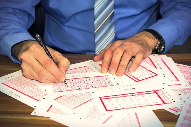 Powerball to loteria, która działa na wyobraźnię. W ubiegłym roku w wyniku kumulacji można w niej było wygrać 1,3 mld dolarów