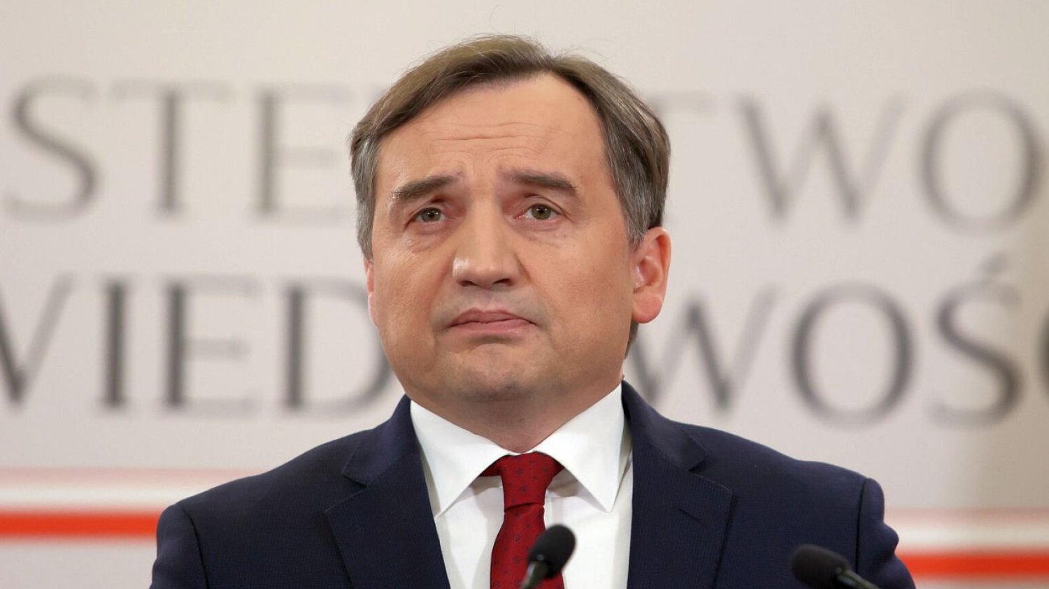 Ziobro domaga się zawieszenia systemu ETS, który ma być "unijnym haraczem". Ale Polska zarobiła na nim 60 mld złotych