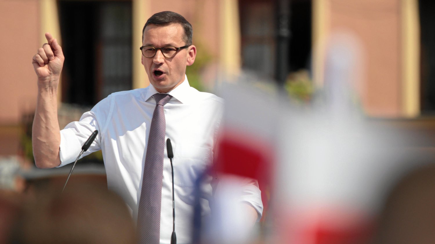 Premier Mateusz Morawiecki przed wyborami samorządowymi 2018 zapowiedział m.in. program termomodernizacji i wyższe wydatki na domy seniora