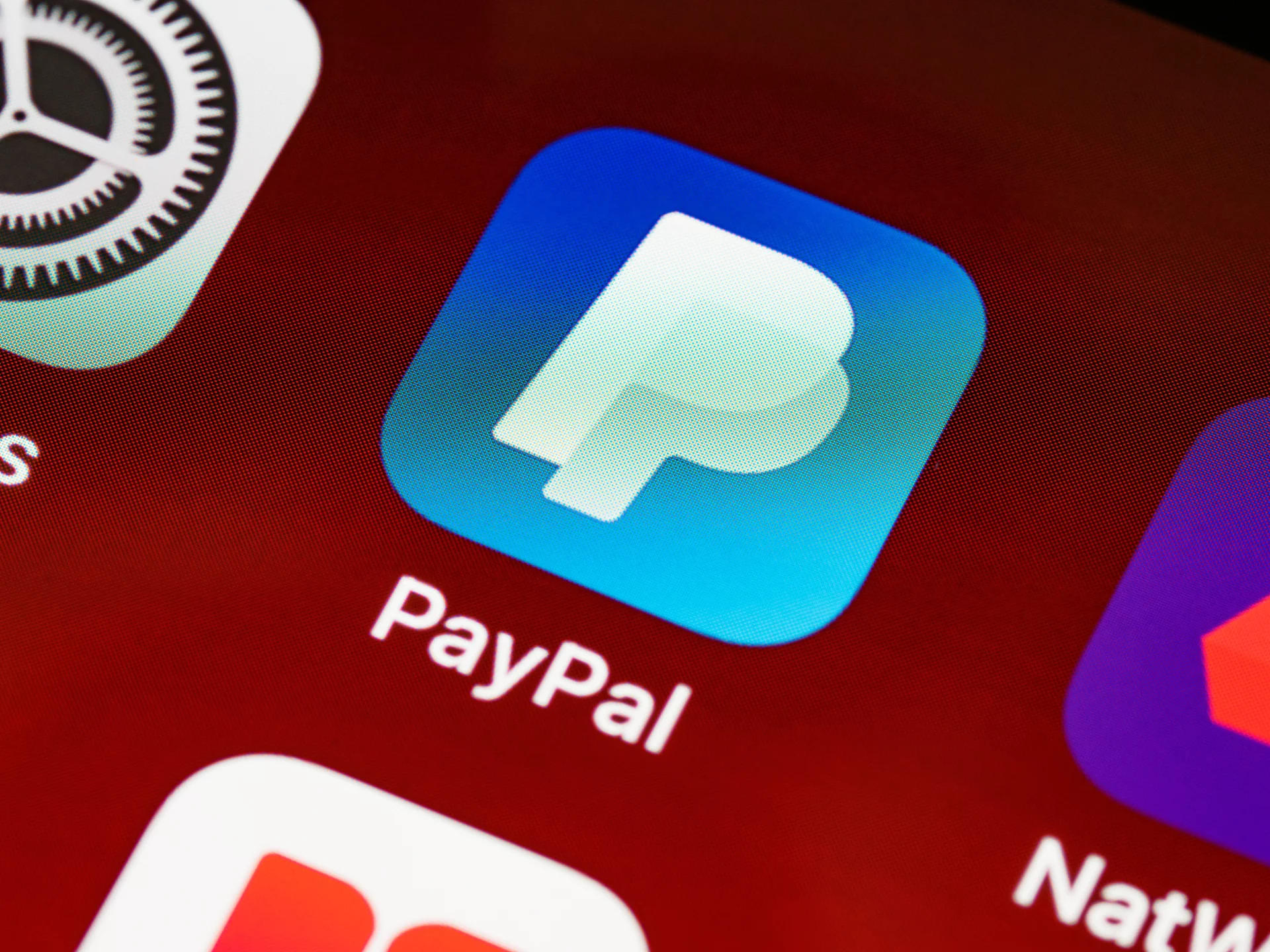 PayPal wprowadził w tym roku zmiany w regulaminie. Jeśli w ciągu ostatniego roku nie zalogowałeś się na konto, pobierze opłatę w wysokości 50 zł