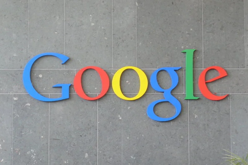 Google przegrało z Microsoftem walkę o mały tort w Facebooku.