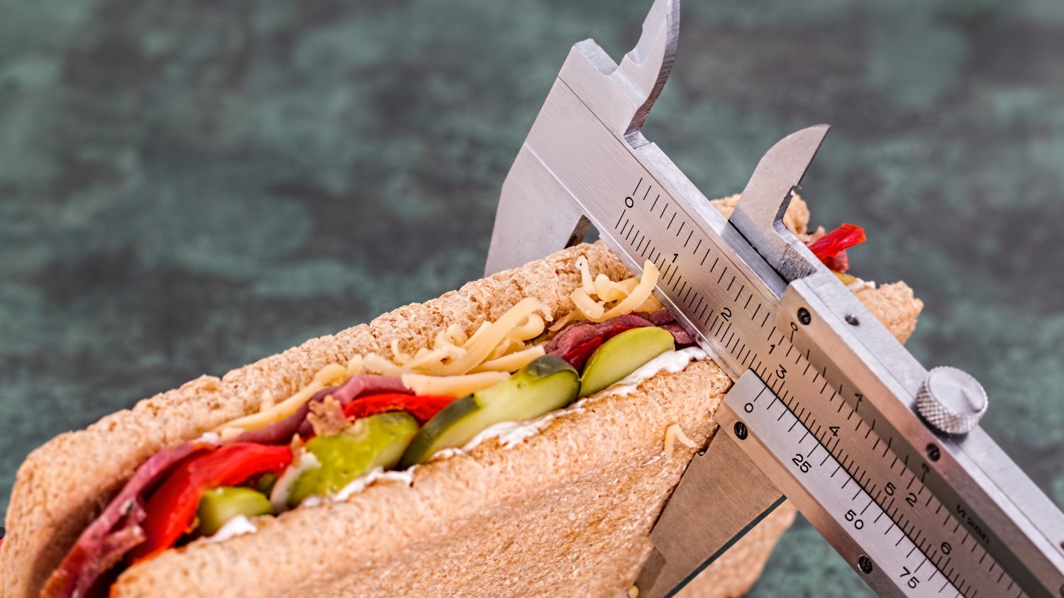 Ja swój „Upadek” przeżyłem w centrum Avenida w Poznaniu w restauracji fastfood Subway. W przeciwieństwie do bohatera granego przez Douglasa nie byłem zły, sfrustrowany. Nie wyciągnąłem też broni.
