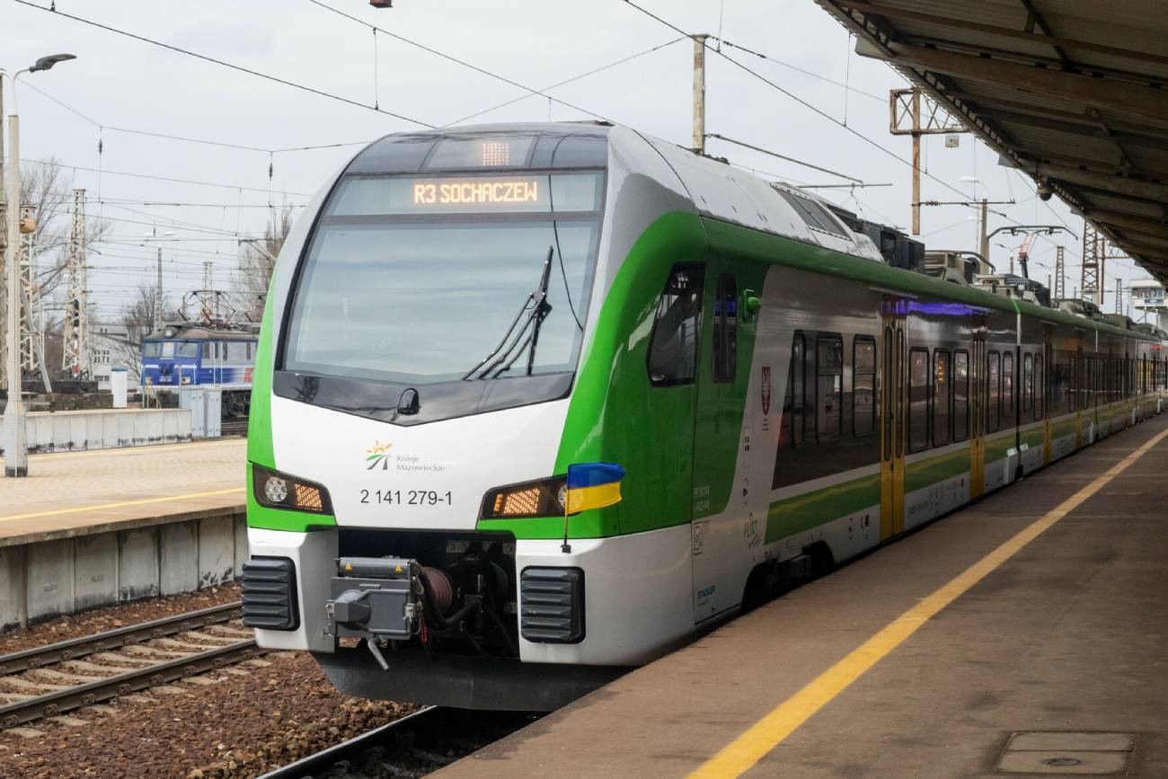 Pociąg Kolei Mazowieckich