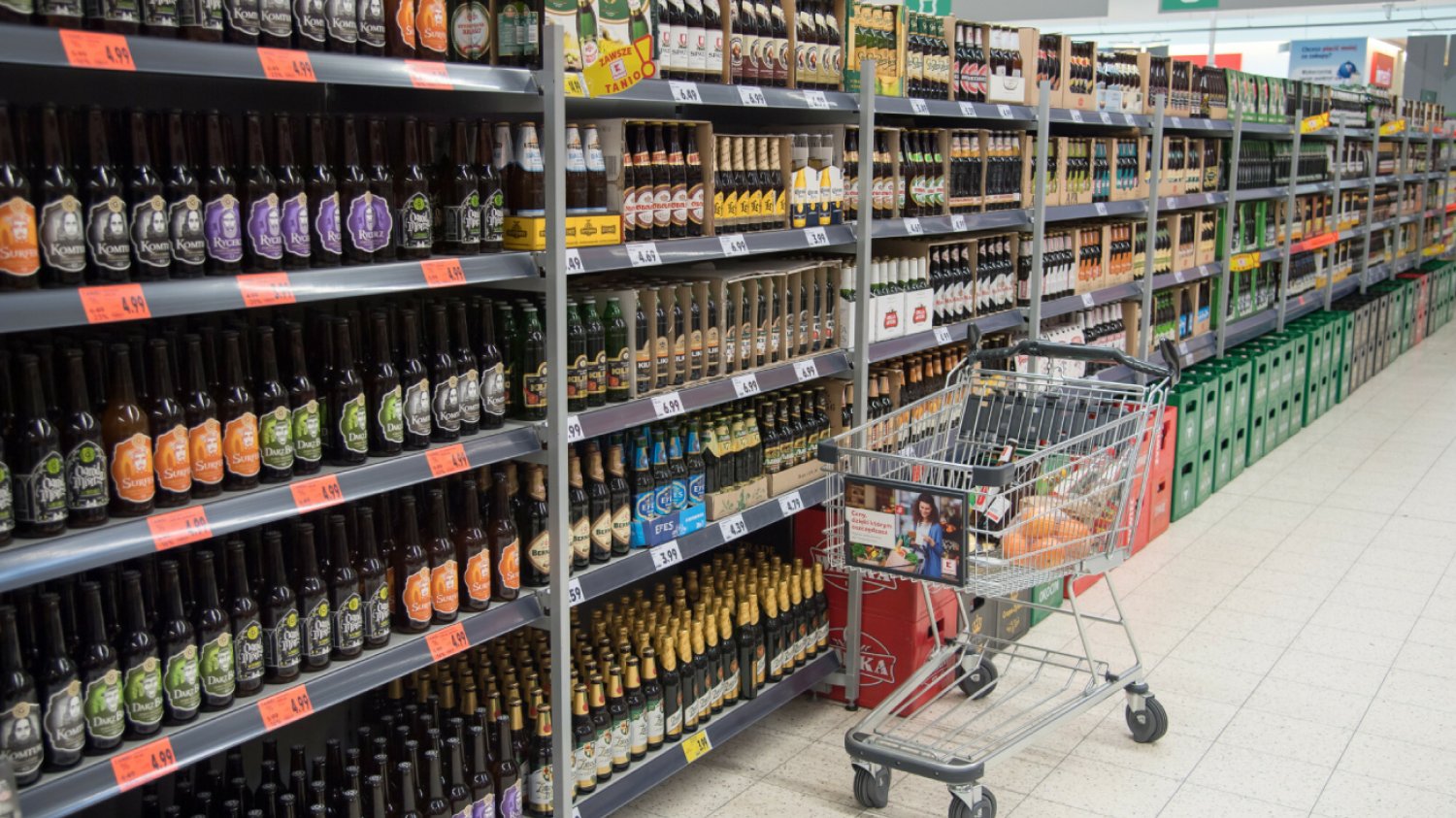 Polacy najczęściej kupują piwa półlitrowe