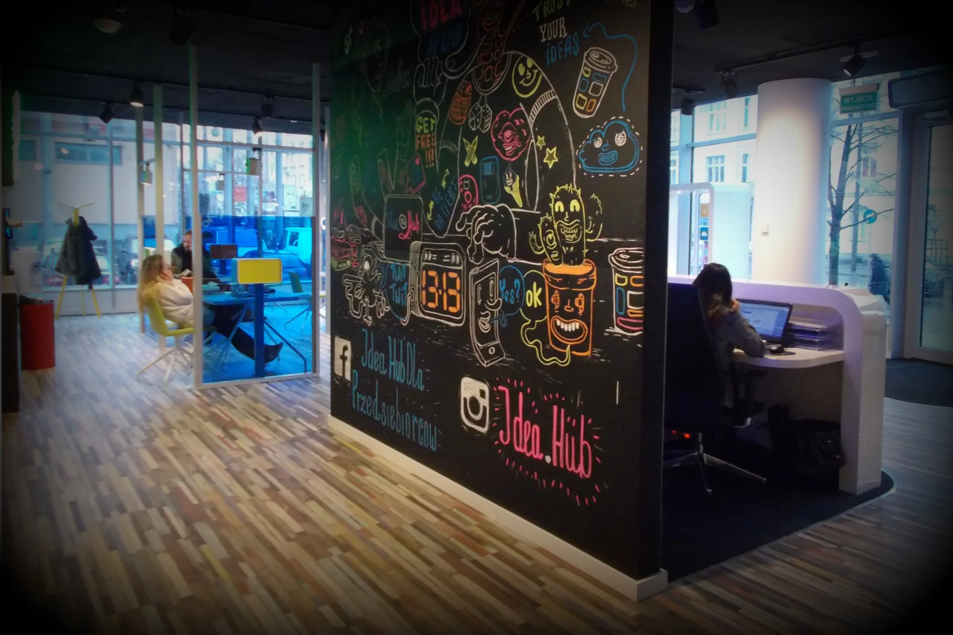 Idea Hub ma trzy biura w samej Warszawie, poza stolicą jest jeszcze w Krakowie, Łodzi i Katowicach. W zeszłym roku z Idea Hub łącznie skorzystało 5890 osób