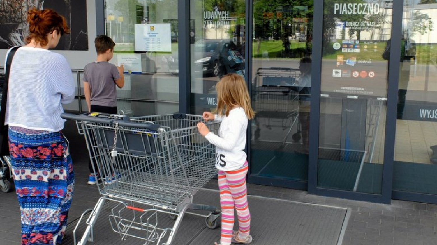 Przed sklepami Lidla staną Paczkomaty