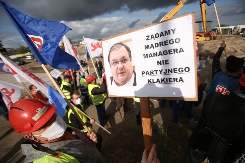 Stoczniowcy ze Świnoujścia uważają, że zamknięcie tamtejszego zakładu ma uratować nierentowną stocznię w Szczecinie.