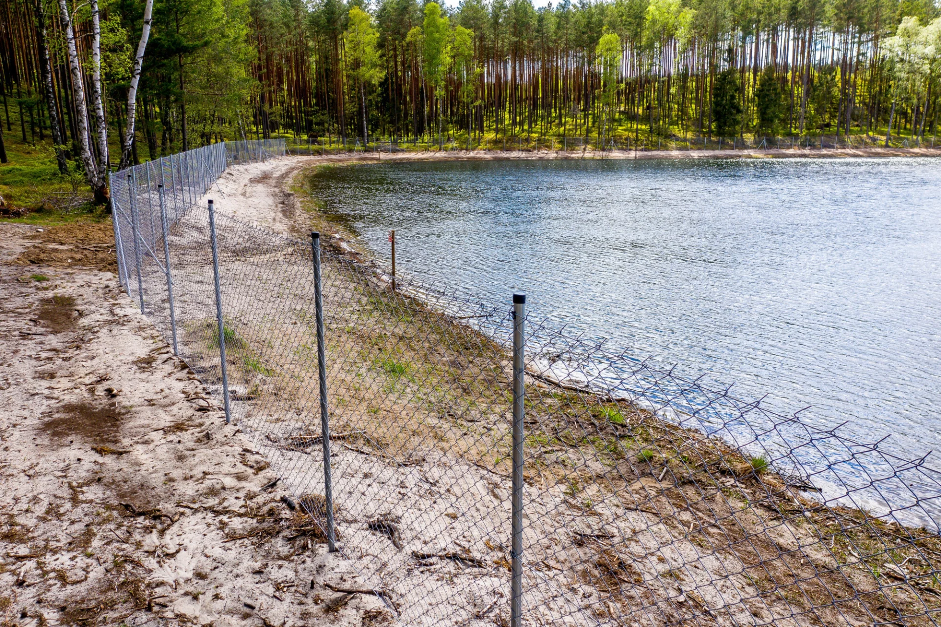 Biznesmen ogrodził Wielkie Oczko. Obszar Natura 2000 zdewastowany