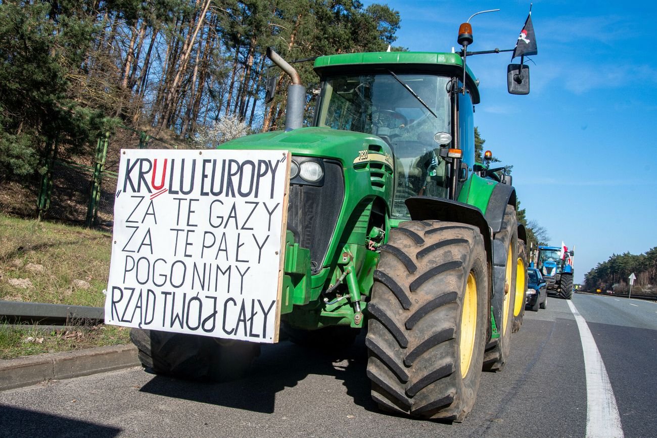 Rząd negocjuje, KE sie wycofuje, rolnicy ciągle protestują