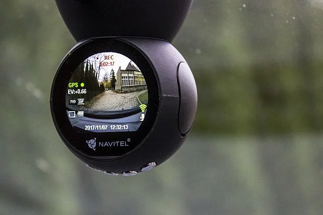Navitel R1000
