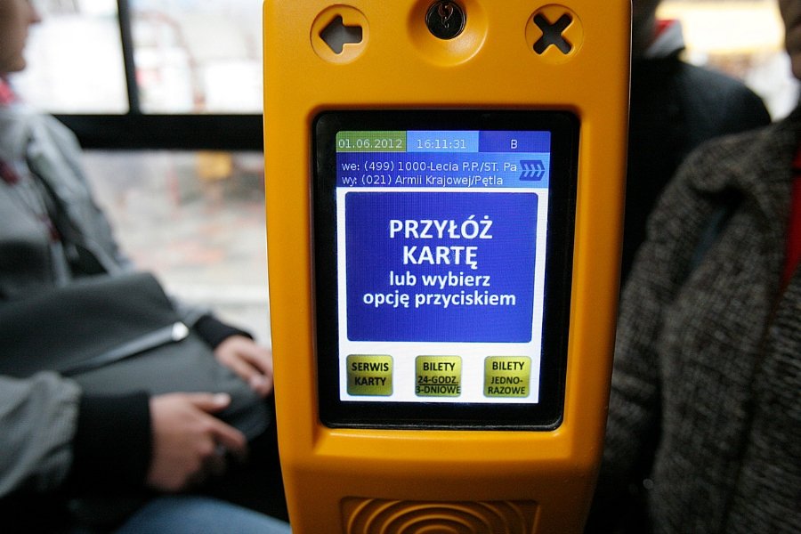 Radni PiS w Białymstoku proponują, by bezrobotni mogli jeździć autobusami za darmo. Dzięki temu będą mogli dotrzeć na rozmowę kwalifikacyjną.