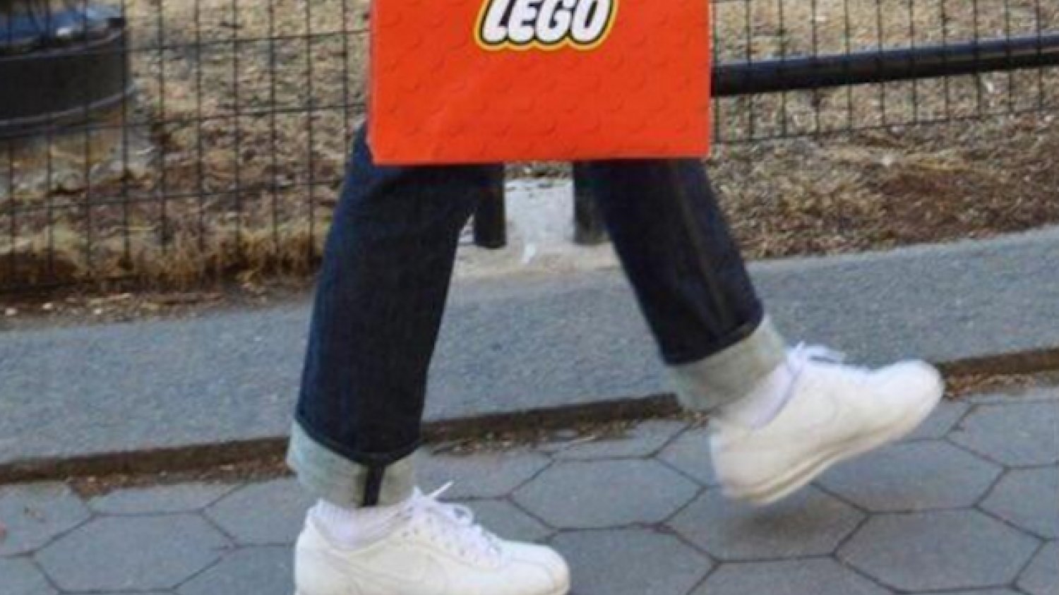 Designerzy są dobrzy w te klocki (LEGO).