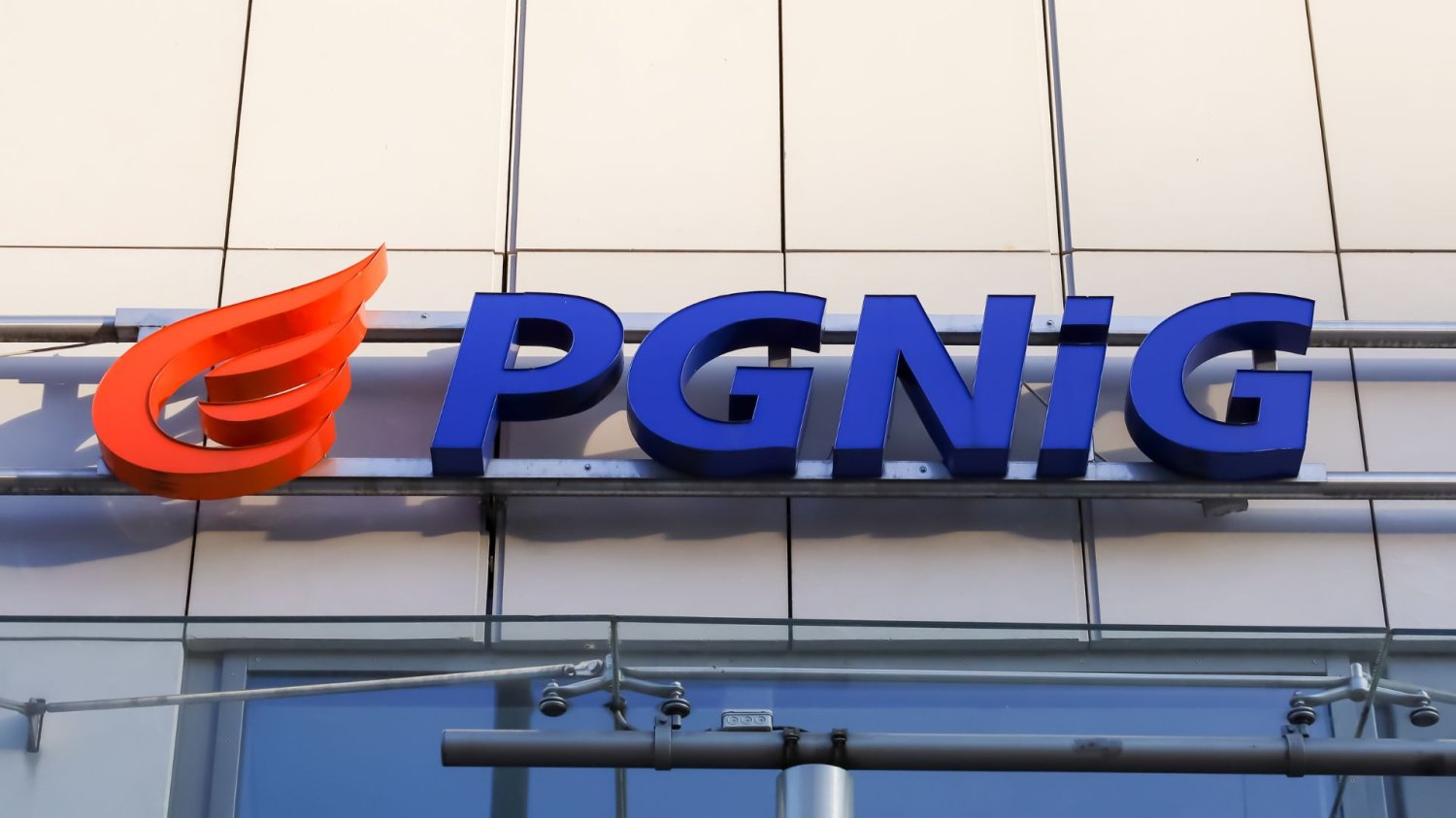 PGNiG znika z rynku. Orlen pożera markę i stawia wszystko na jedną kartę. PGNiG.