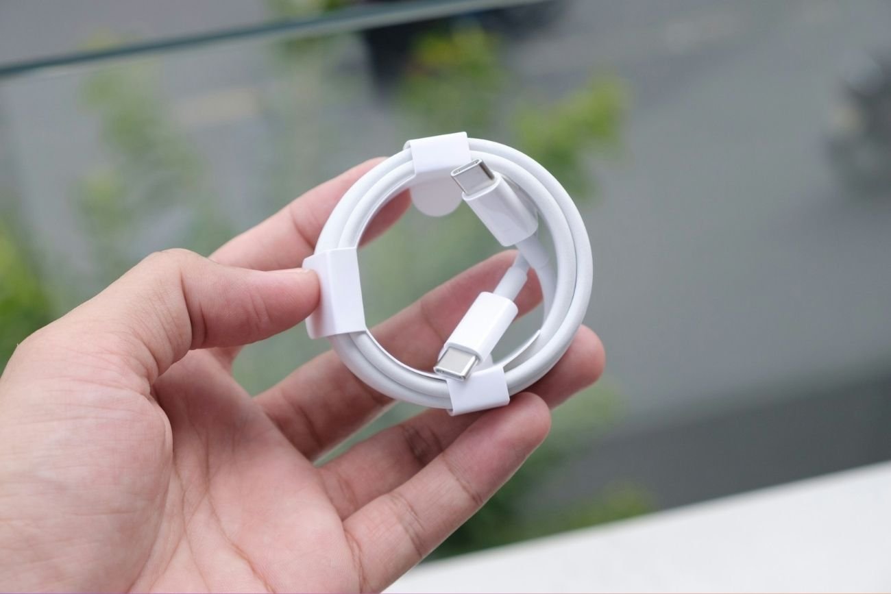 Dyrektywa w sprawie standardu USB-C została zatwierdzona w 2022 roku, jednak dopiero teraz wymagane jest od firm podporządkowanie się jej założeniom.