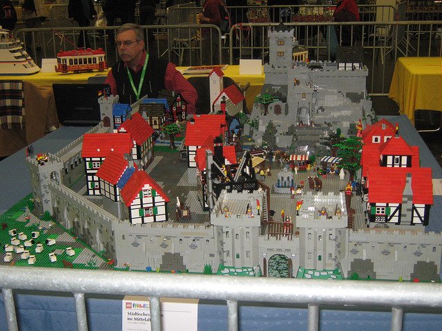 Mimo upływu lat, klocki Lego wciąż pozostają bardzo chodliwym towarem