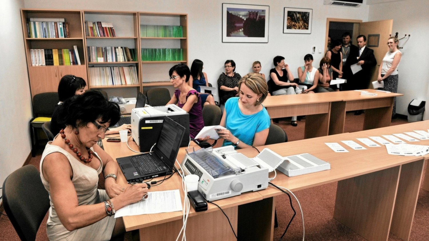 Umowa o pracę ma się stać dominującą formą zatrudnienia - zapowiadają współtwórcy nowego kodeksu pracy.