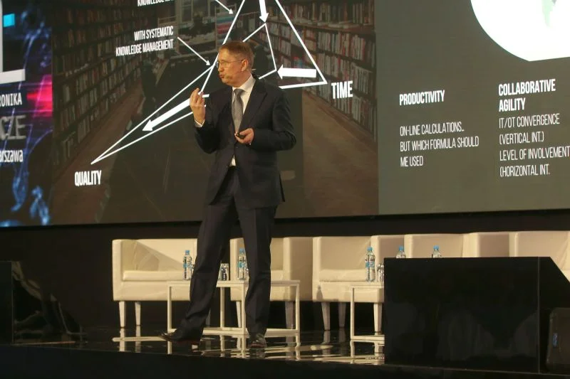 5G to czynnik pobudzający gospodarkę, tu się nie wkłada się pieniędzy w budowle i fabryki, tylko w pracę ludzi, z której zwrot będzie szybki. Inwestycje w cyfrę zwracają się bardzo szybko - mówi dr Tworóg