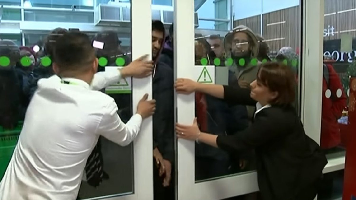 Klient kupił podczas Black Week telefon od dystrybutora OnePlus w Polsce o 15 procent taniej niż normalnie. Sprzedawca wycofał się z tego zakupu, powołując się na błąd na stronie.