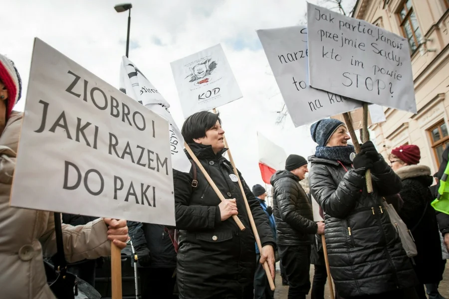 Protest KOD przeciwko zmianom w sądownictwie, zorganizowany w lutym w Lublinie.