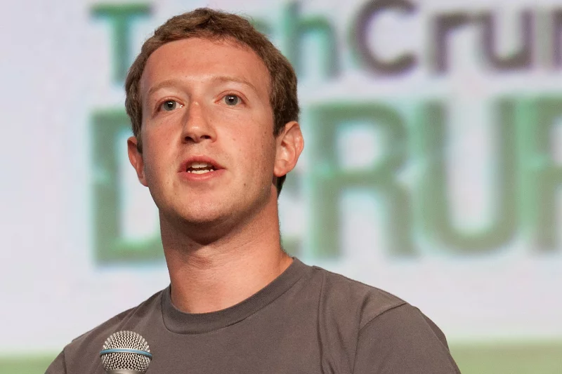 Twórca Facebooka jest przykładem szefa, który inspiruje innych ludzi. Jego aktywność na polu działalności charytatywnej budzi podziw zatrudnionych w jego firmie pracowników