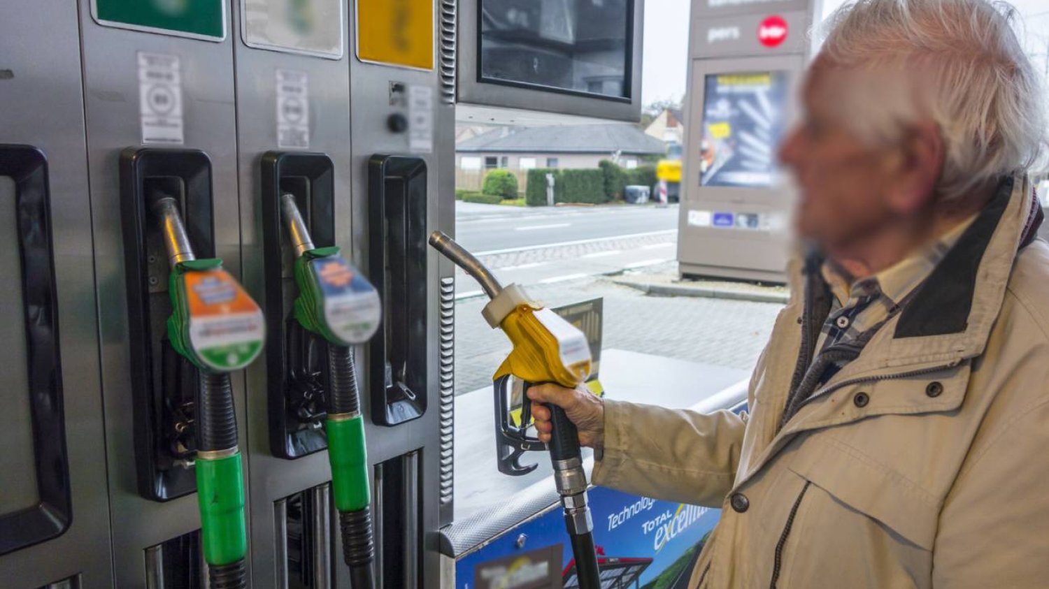 W innych krajach Europy ceny paliw spadają szybciej