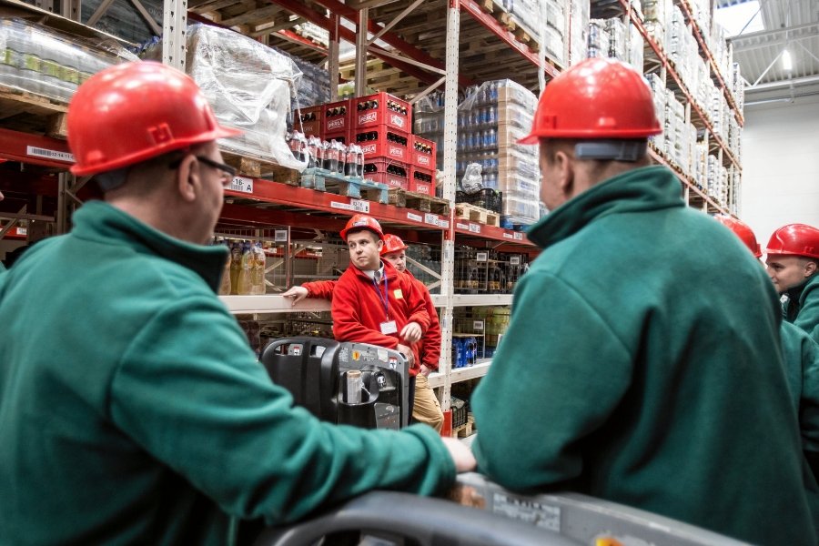 Centrum dystrybucyjne sieci Stokrotka. Firma chce otworzyć w tym roku nawet 200 nowych sklepów.