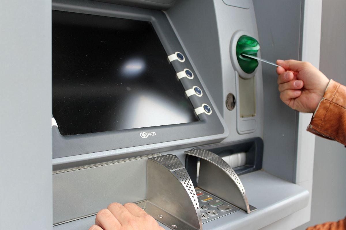 Bankomat nie wypłacił pieniędzy? To mógł być cash trapping