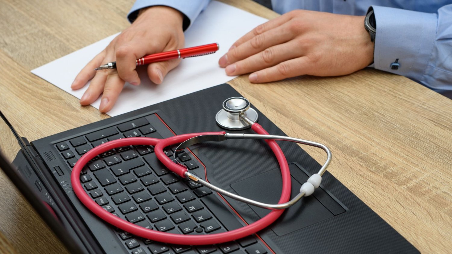 E-rejestracja w NFZ jak cud nad Wisłą. Nikt w nią nie wierzył, a ratuje życie