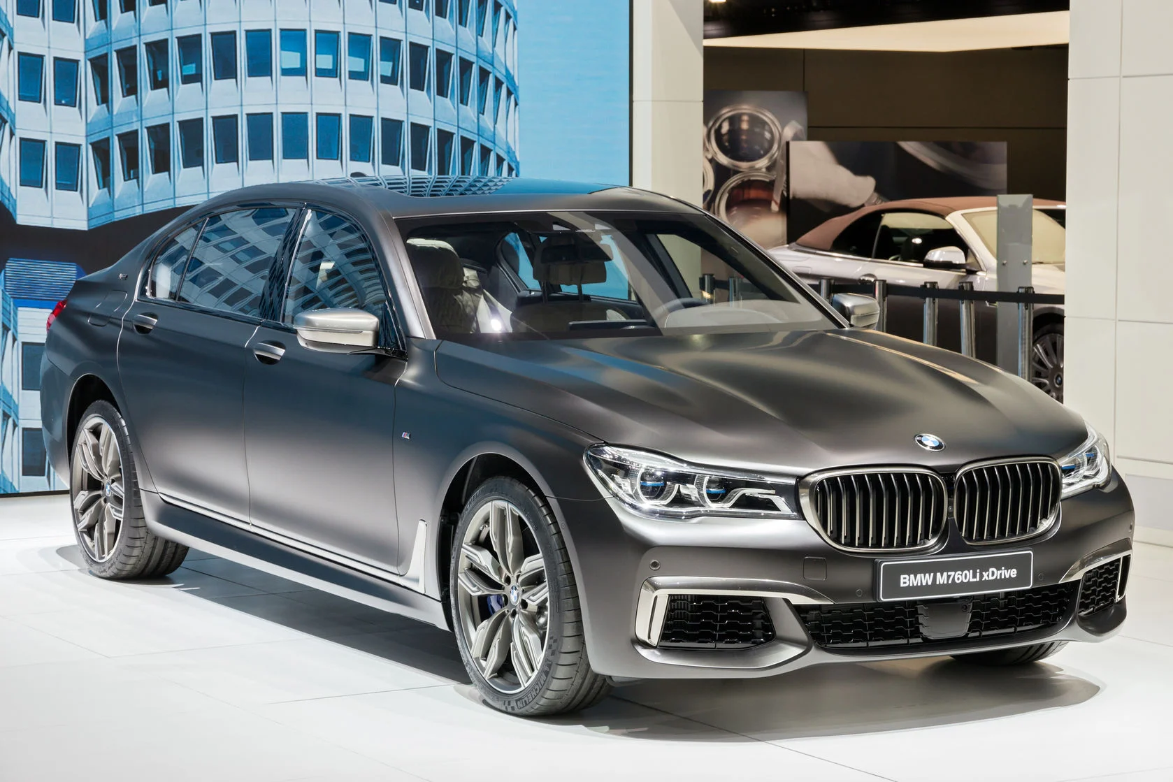 BMW xDrive iPerformance 760Le zaprezentowany w ubiegłym roku w Genewie.