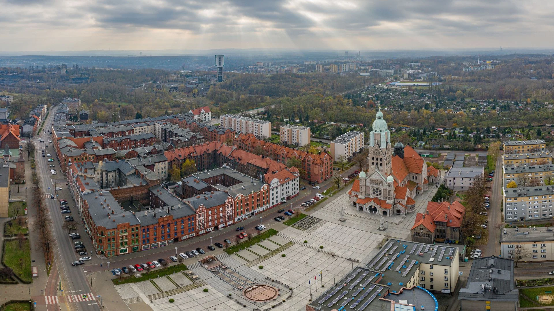 Ruda Śląska zrywa beton z rynku. Za unijne miliony powstanie zielone serce miasta. Centrum Rudy Śląskiej.