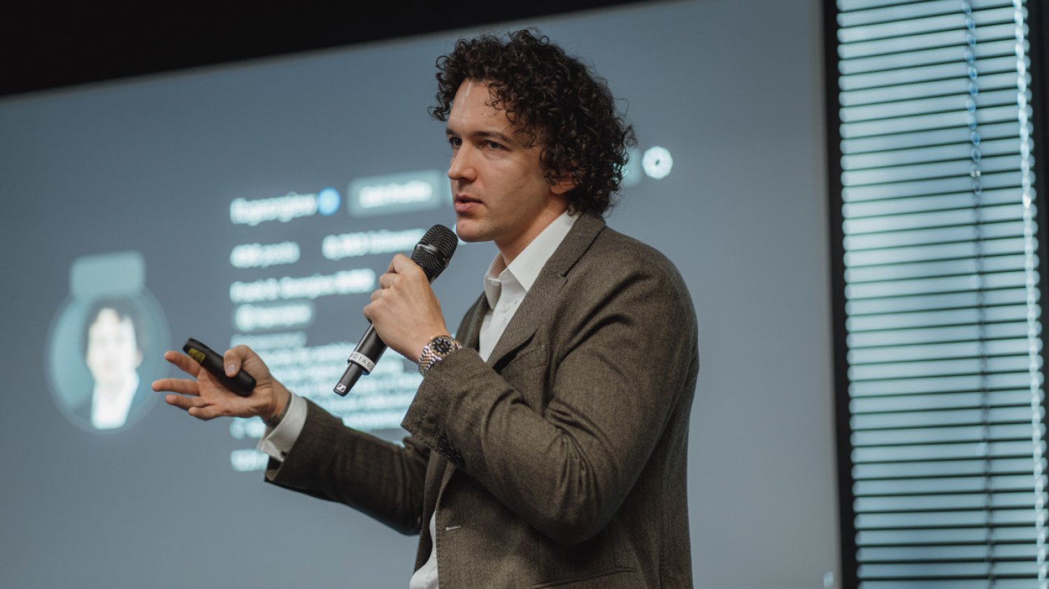 Warszawa, 18 października 2024 - XXII Ventures, innowacyjny holding w branży marketingu i technologii, zorganizował swoje Doroczne Spotkanie klientów pod hasłem "Experience The Future".