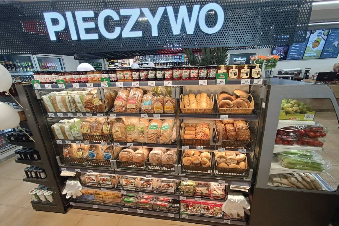 Spółka z RPA otworzyła supermarket przy stacjach paliw Avia.