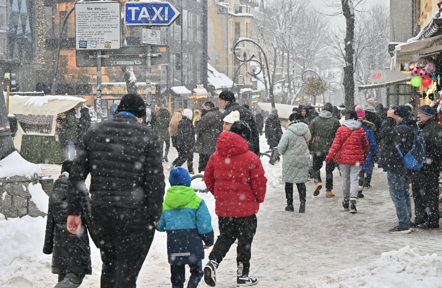 Tłumy turystów w Zakopanem