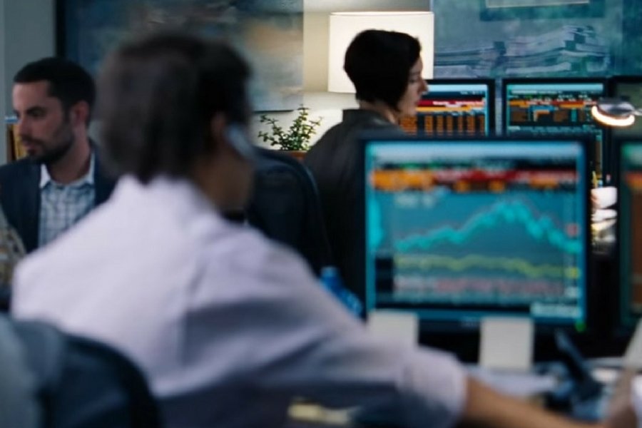 Ostatnie wyceny bitcoina przyciągnęły do kryptowalut tłum chętnych do inwestowania. Na zdj. kadr z filmu "Big Short".