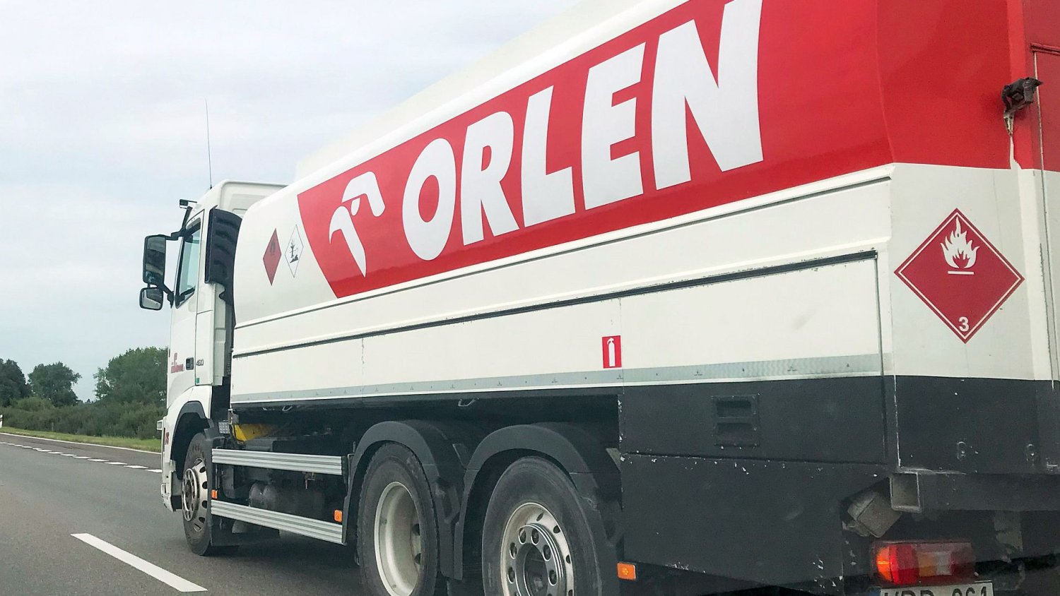 TIR-owcy wściekli na Orlen. Czy zyski koncernu wyssano z polskich przewoźników?