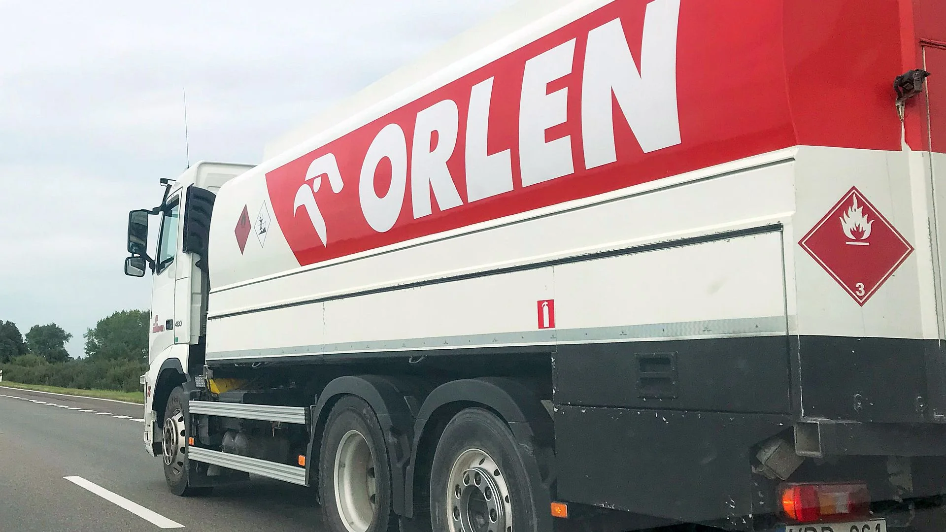 TIR-owcy wściekli na Orlen. Czy zyski koncernu wyssano z polskich przewoźników?