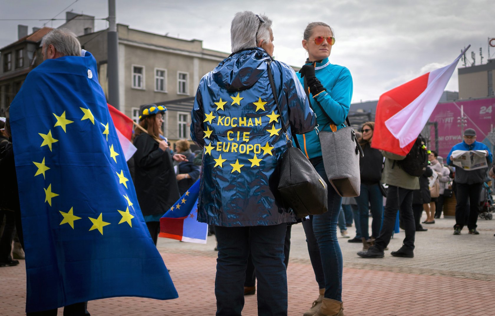 Nowe regulacje unijne dotkną od 600 tys. do nawet 900 tys. polskich pracowników