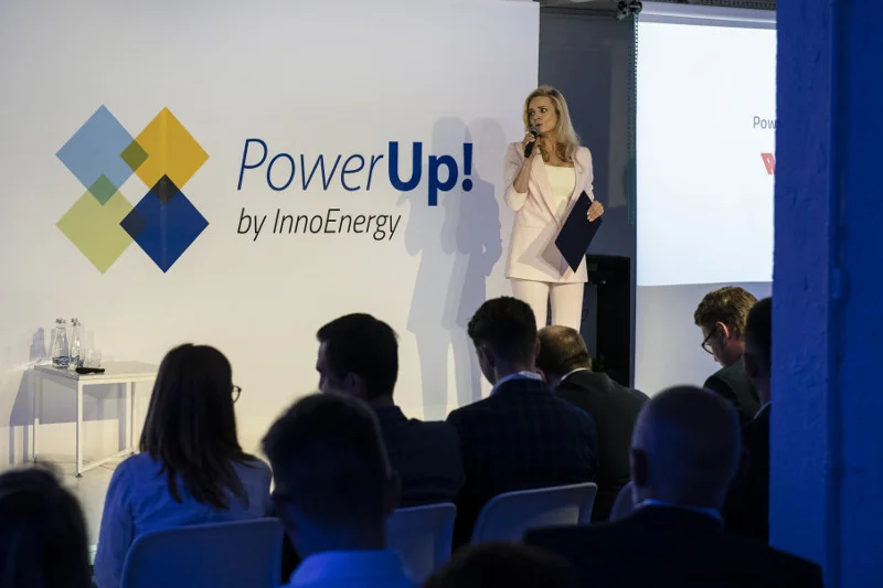 PowerUp! by InnoEnergy to międzynarodowy konkurs przeznaczony dla start-upów z obszaru energii, smart cities, mobility i czystych technologii. Do finału w Polsce zakwalifikowało się 12 firm