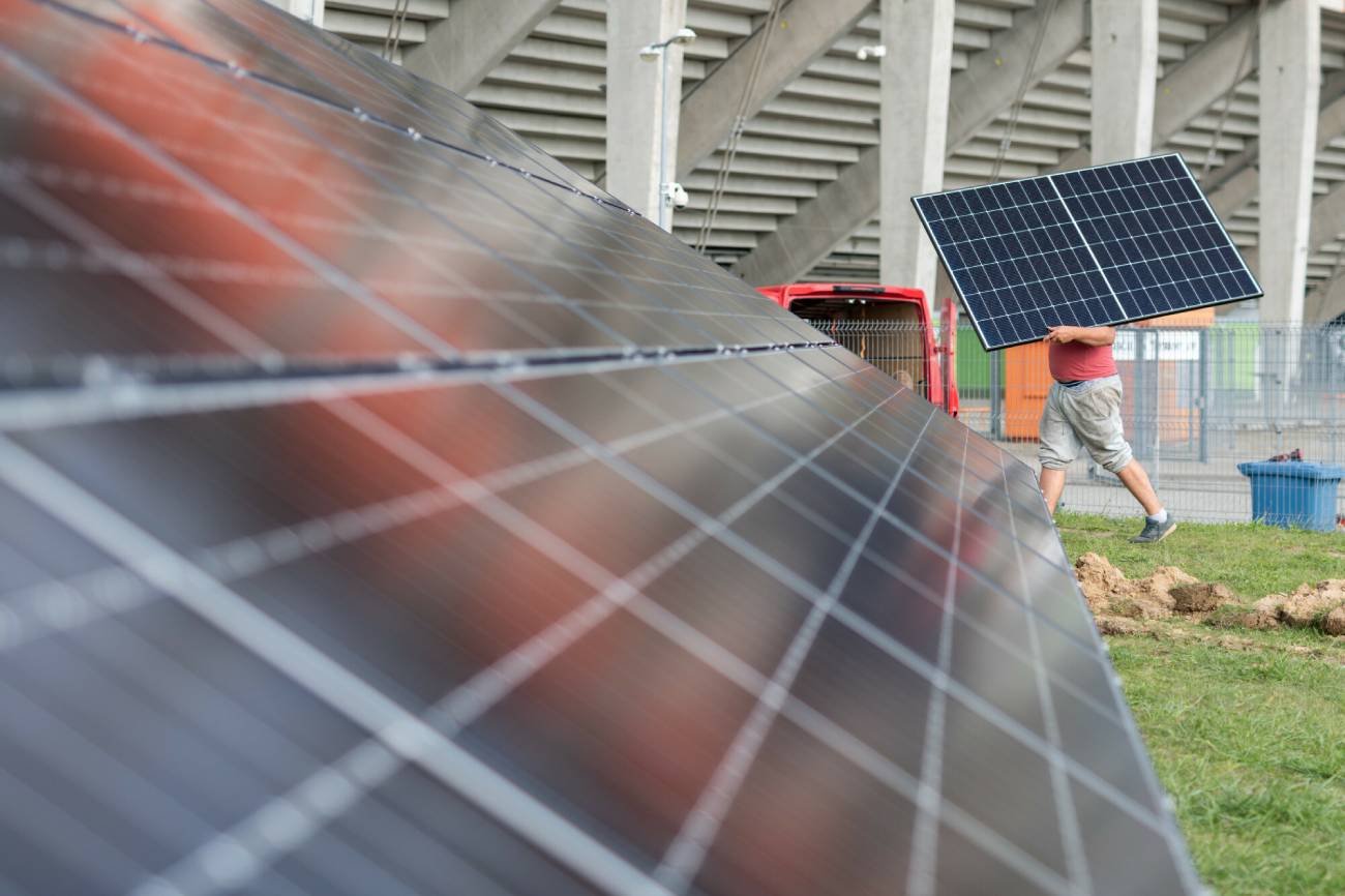 Lokalne sieci energetyczne nie wyrabiają z ilością instalacji fotowoltaicznych.