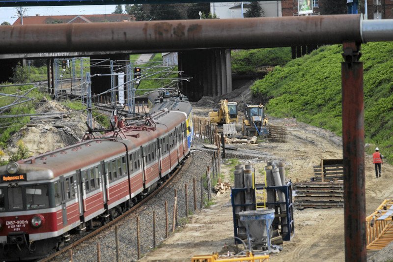 Kolejarze piszą do Premier Ewy Kopacz w sprawie sytuacji w PKP PLK. W tle rozgrywka o 40 mld zł z UE na modernizację kolei.