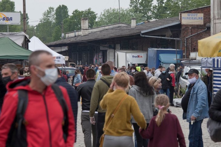 Agencja ratingowa Moody's zmieniła swoje prognozy gospodarcze dla Polski: przewiduje spadek PKB w tym roku o 3,8 proc.